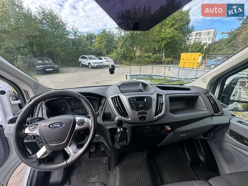 Грузовой фургон Ford Transit 2016 в Львове