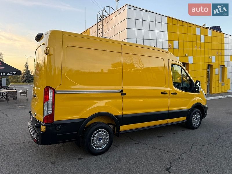 Вантажний фургон Ford Transit 2022 в Ірпені