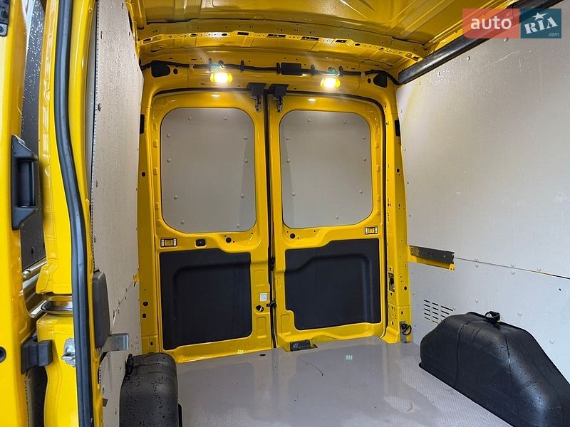 Вантажний фургон Ford Transit 2022 в Ірпені