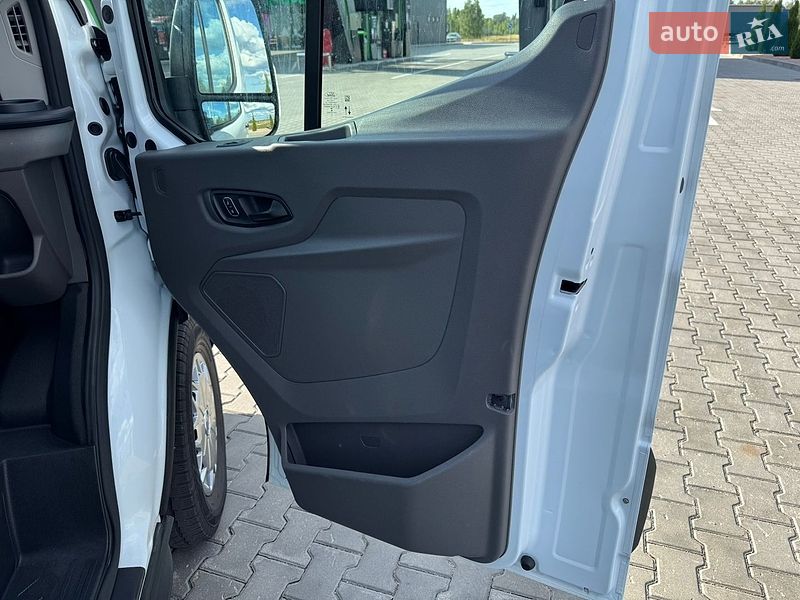 Вантажний фургон Ford Transit 2022 в Бучі