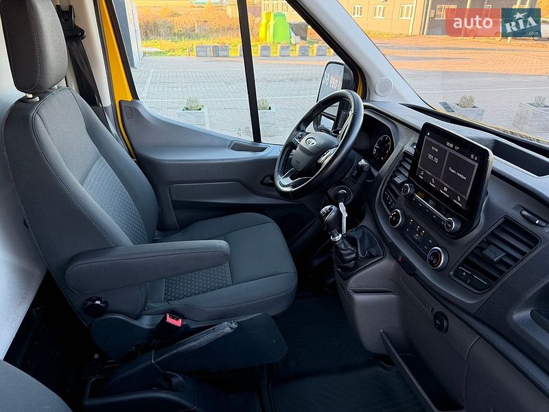 Грузовой фургон Ford Transit 2022 в Буче