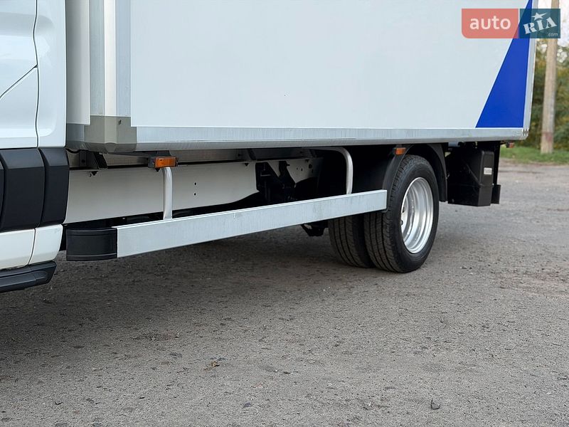 Вантажний фургон Ford Transit 2016 в Дубні