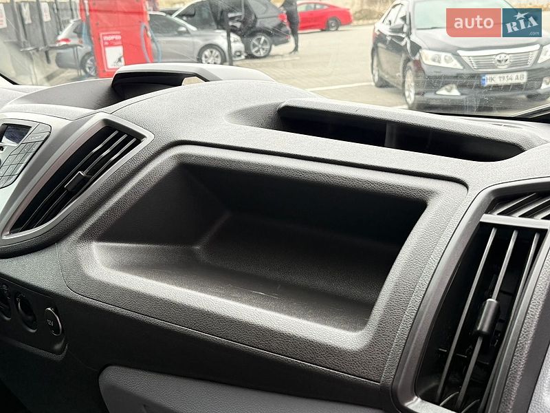 Грузовой фургон Ford Transit 2018 в Дубно