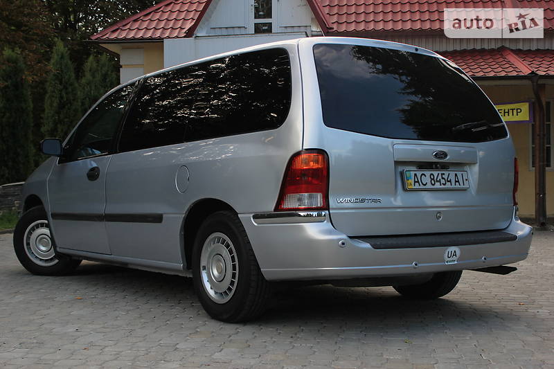 Мінівен Ford Windstar 2003 в Луцьку