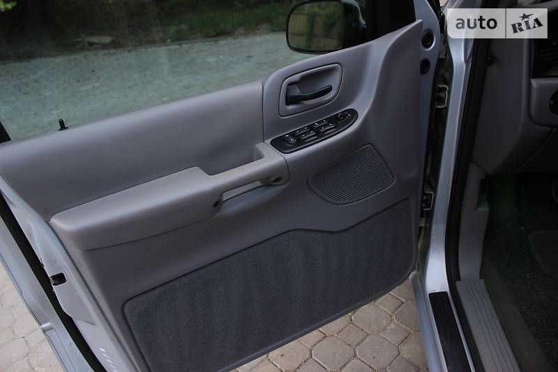 Мінівен Ford Windstar 2003 в Луцьку