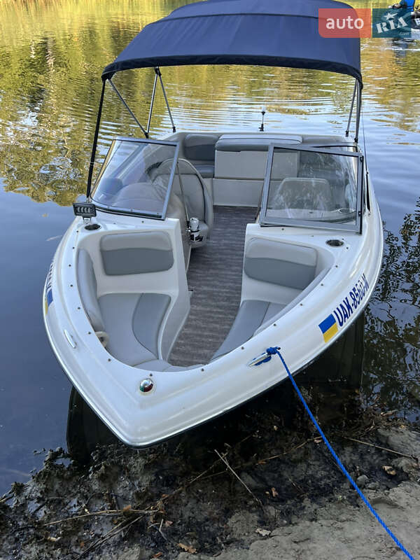 Катер Four Winns Freedom 2003 в Днепре