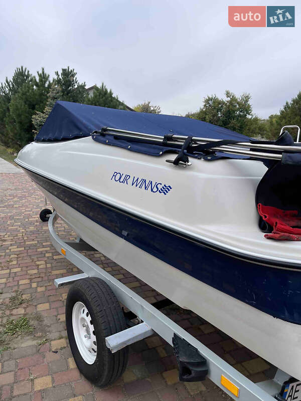 Катер Four Winns Freedom 2003 в Днепре