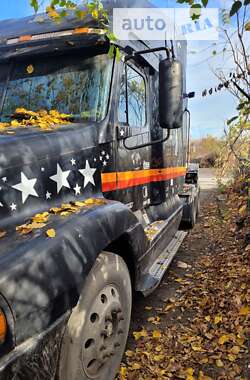 Тягач Freightliner Century 2003 в 