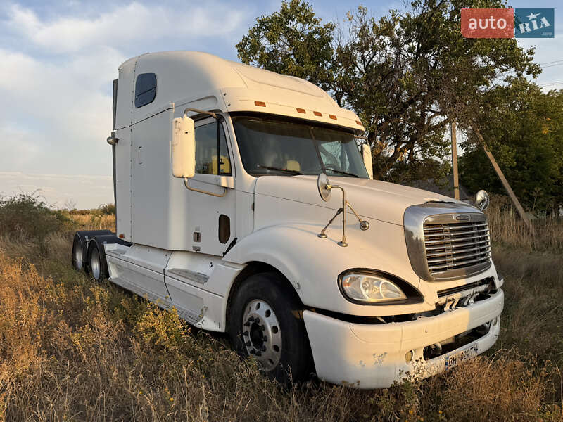 Контейнеровоз Freightliner Columbia 2003 в Арбузинке