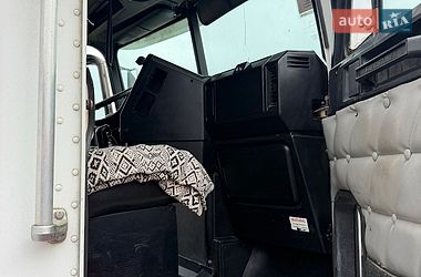Тягач Freightliner FLD 2001 в Киеве