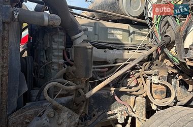 Тягач Freightliner FLD 2001 в Киеве
