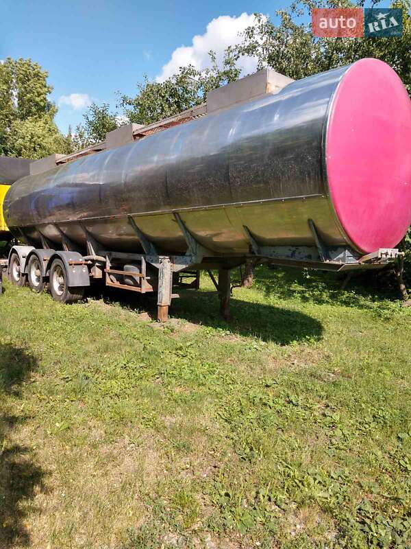 Цистерна полуприцеп Fruehauf A2 1986 в Новой Водолаге