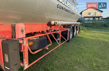 Цистерна Fruehauf Benalu 1996 в Луцке