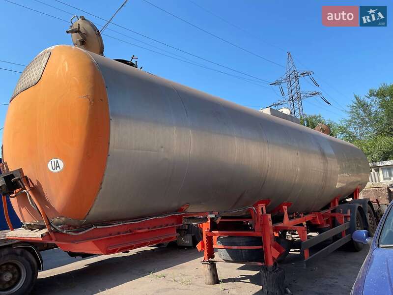 Цистерна напівпричіп Fruehauf BPV 1995 в 