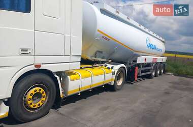 Цистерна полуприцеп Fruehauf DF 2006 в Черновцах