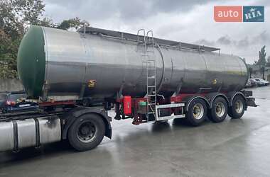 Цистерна полуприцеп Fruehauf DJD SA3 1993 в Черкассах