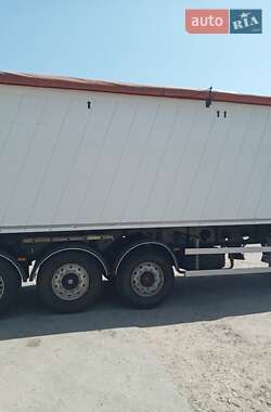 Зерновоз - напівпричіп Fruehauf F 2017 в Дніпрі