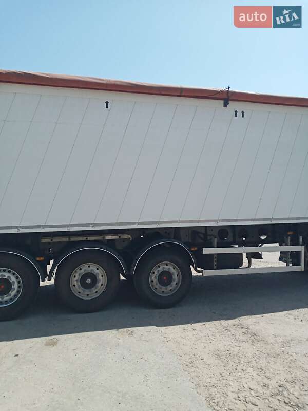 Зерновоз - полуприцеп Fruehauf F 2017 в Днепре