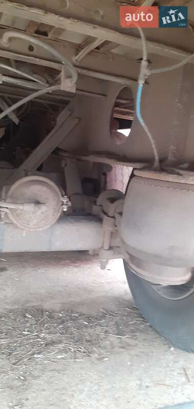 Бортовой полуприцеп Fruehauf F 1999 в Варве фото 4 Бортовой полуприцеп Fruehauf F 1999 в Варве