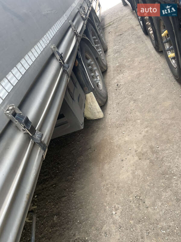 Тентований борт (штора) - напівпричіп Fruehauf SAF 2008 в Мукачевому