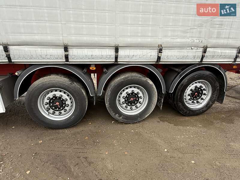 Тентованный борт (штора) - полуприцеп Fruehauf SAF 2015 в Надворной