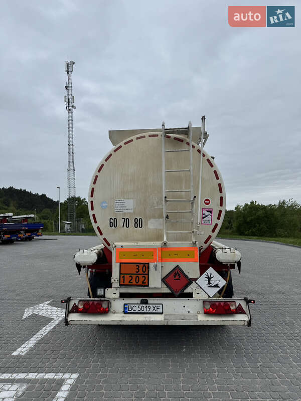 Цистерна напівпричіп Fruehauf SMB 1998 в Львові