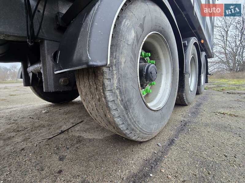 Зерновоз - напівпричіп Fruehauf SMB 2006 в Горішніх Плавнях