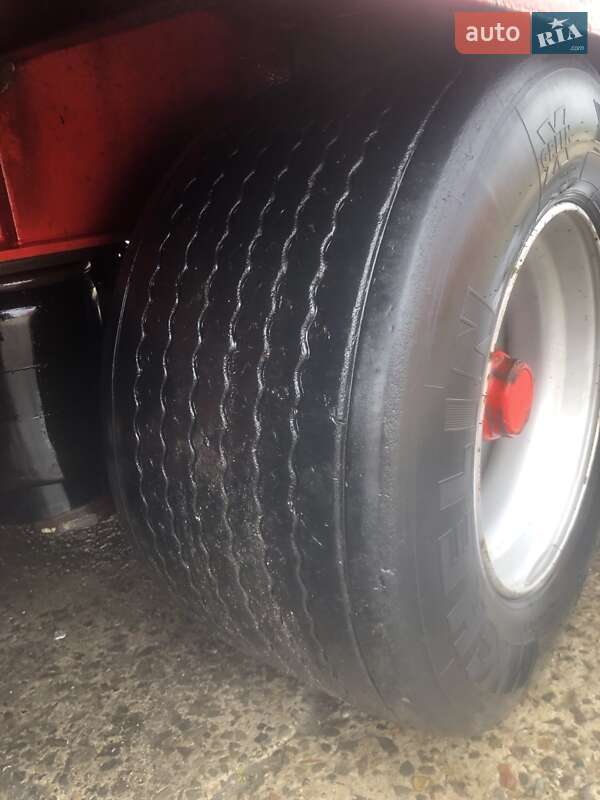 Бортовий напівпричіп Fruehauf T34 1999 в Львові