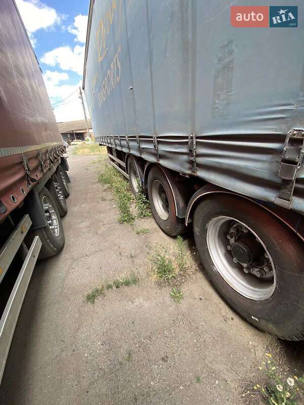 Тентованный борт (штора) - полуприцеп Fruehauf T34 2004 в 