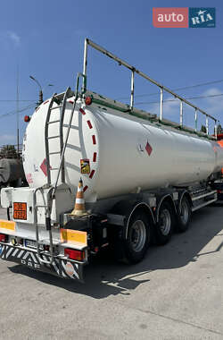 Цистерна полуприцеп Fruehauf TF34 1997 в 