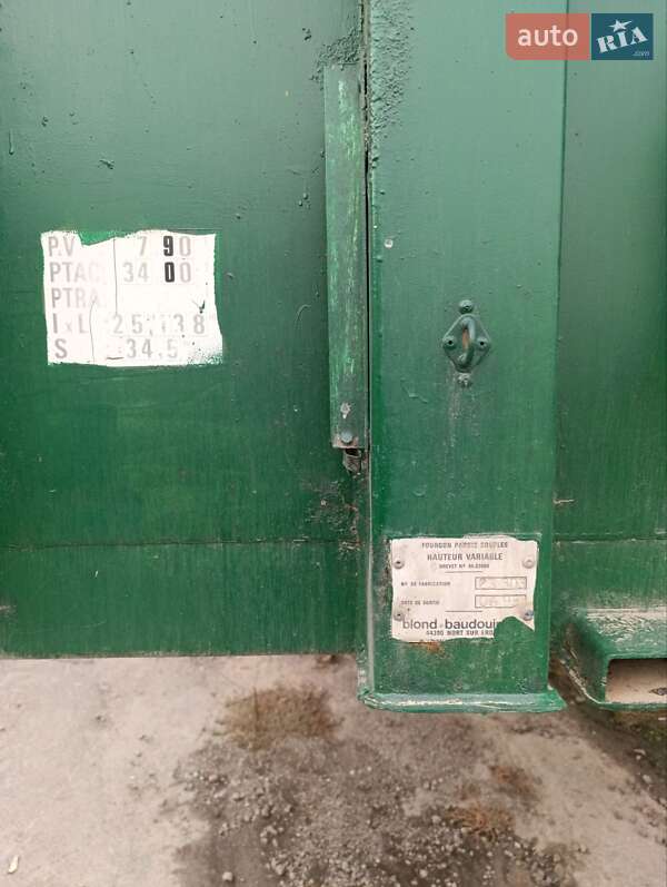 Бортовой полуприцеп Fruehauf TF34C1 1995 в Калиновке