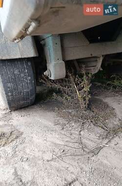 Бортовой полуприцеп Fruehauf TF34C1 1995 в 