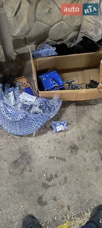 Зерновоз - полуприцеп Fruehauf TF34C1 1998 в Гайвороне