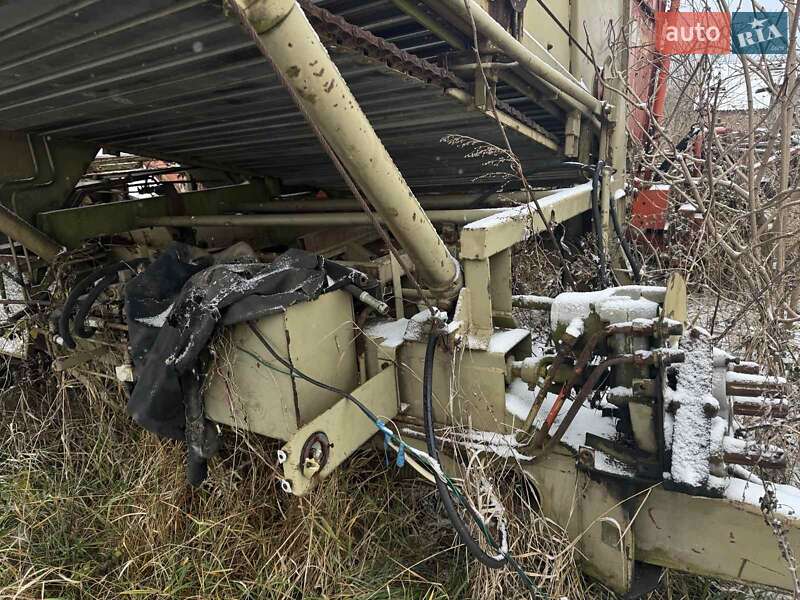 Тентований борт (штора) - напівпричіп Fruehauf TX 34 2009 в Володимирі