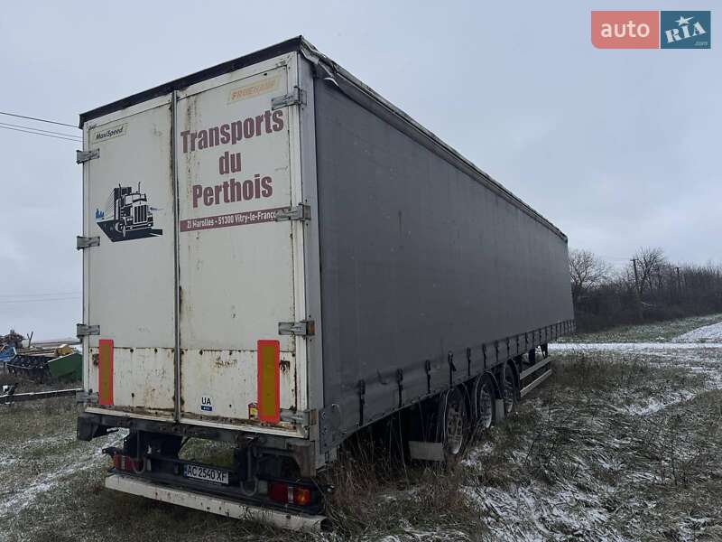 Тентований борт (штора) - напівпричіп Fruehauf TX 34 2009 в Володимирі
