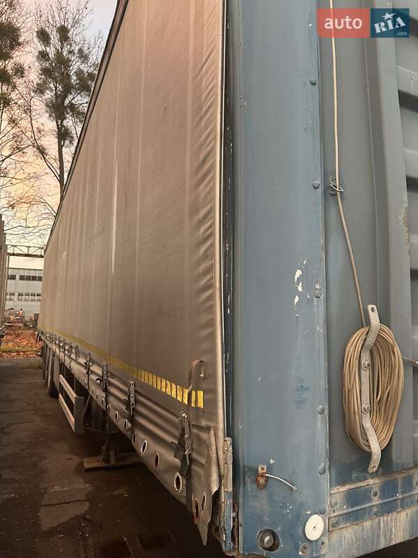 Тентований борт (штора) - напівпричіп Fruehauf TX 34 2006 в Луцьку
