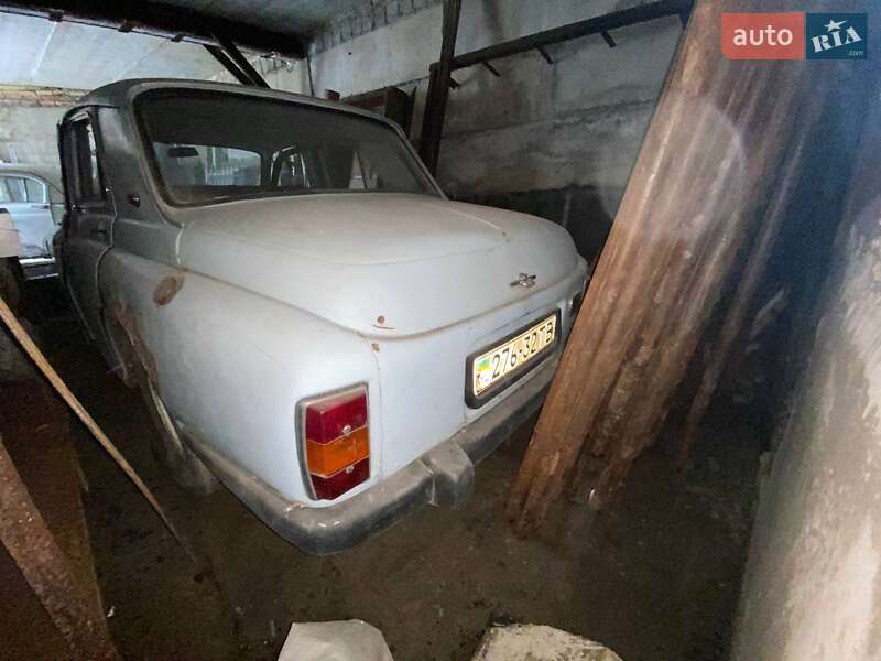 Седан FSO Warszawa 1971 в Львові