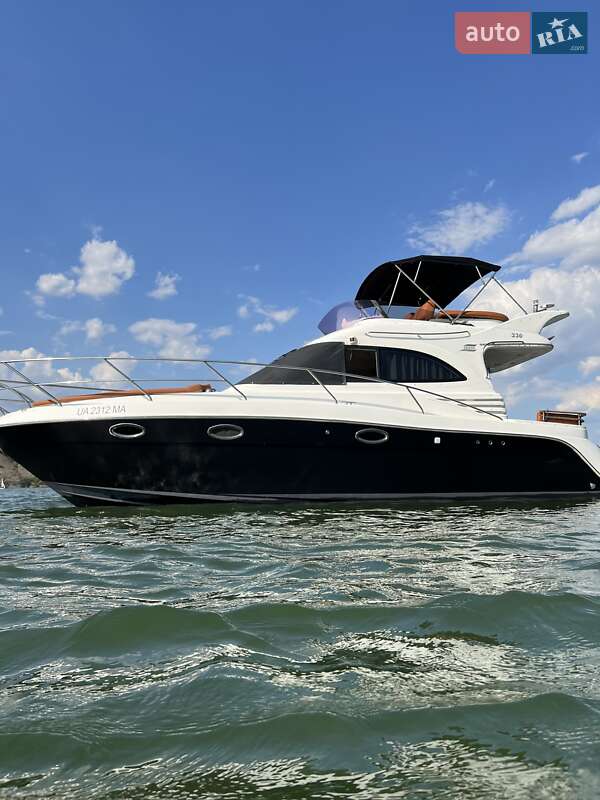 Моторная яхта Galeon 330 2008 в Киеве