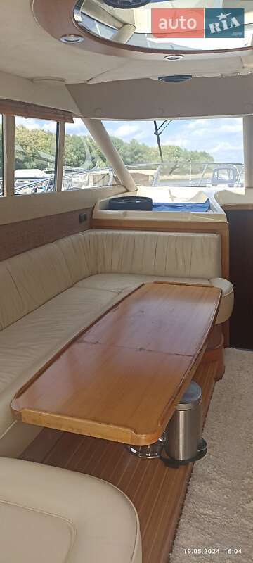 Моторна яхта Galeon 330 2007 в Чернівцях