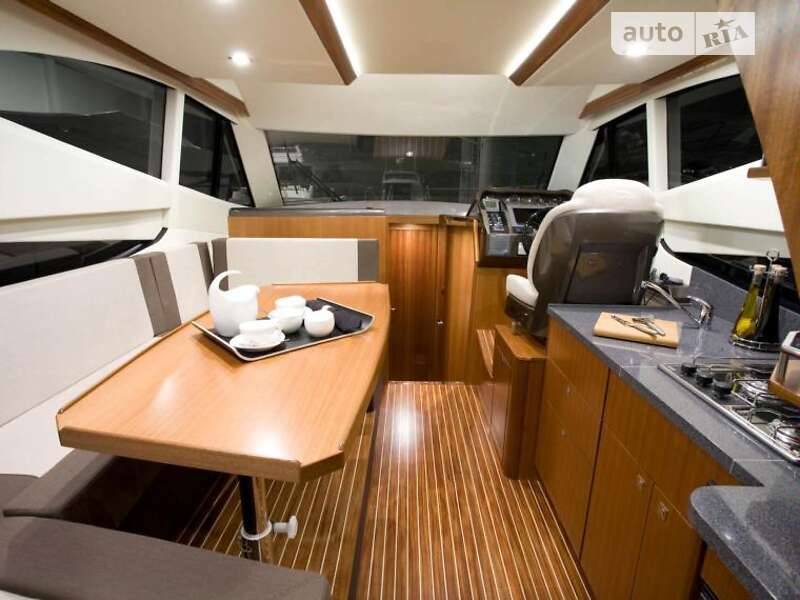 Моторная яхта Galeon 340 2011 в Киеве