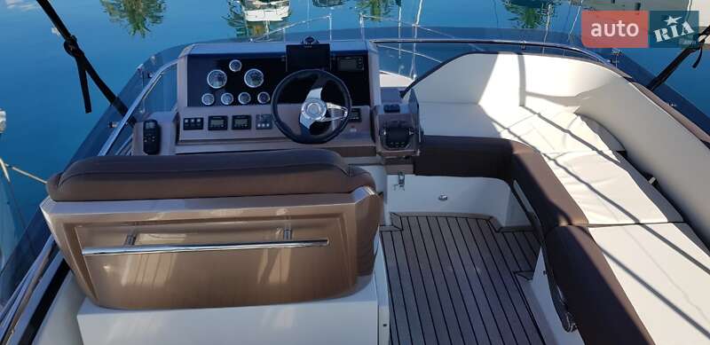 Моторная яхта Galeon 380 2018 в Киеве фото 2 Моторная яхта Galeon 380 2018 в Киеве