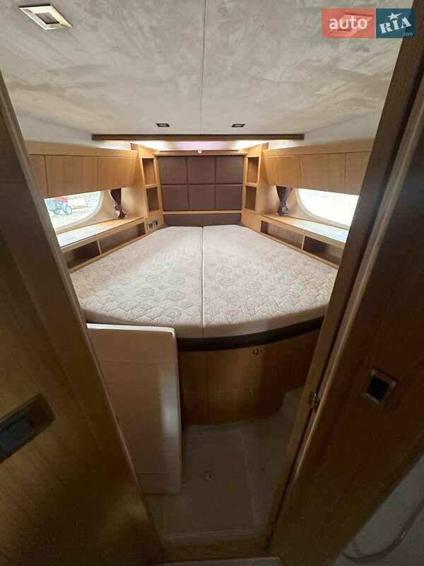 Моторная яхта Galeon 380 2018 в Киеве фото 12 Моторная яхта Galeon 380 2018 в Киеве