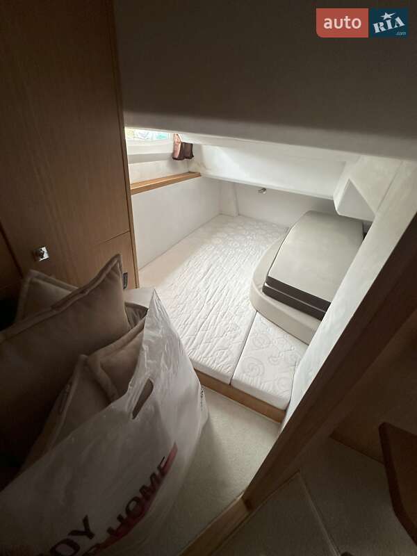 Моторная яхта Galeon 380 2018 в Киеве фото 13 Моторная яхта Galeon 380 2018 в Киеве