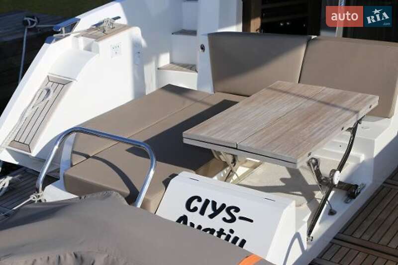 Моторная яхта Galeon 430 2012 в Киеве