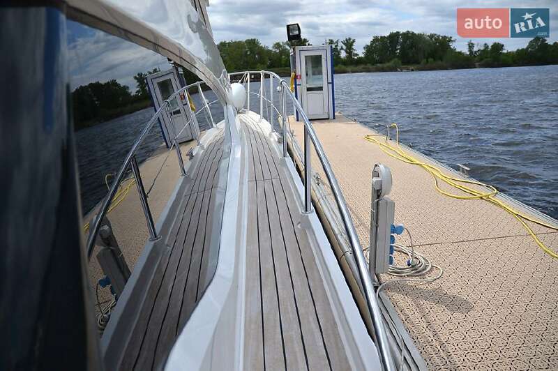 Моторная яхта Galeon 430 2012 в Киеве