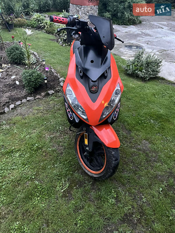 Скутер Garelli SR 2009 в Новом Роздоле