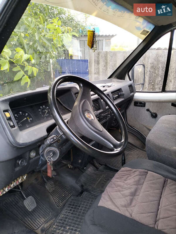 Другие автобусы ГАЗ 2217 Соболь 2002 в Криничках