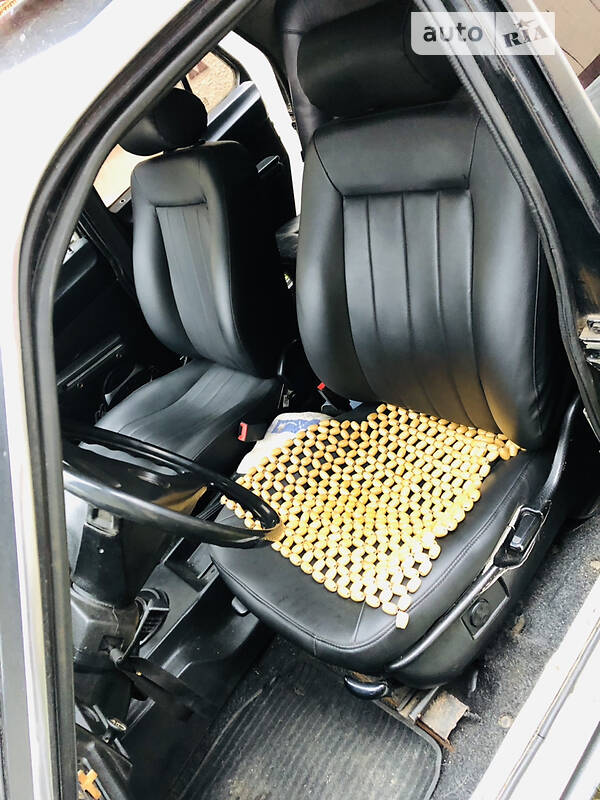 Седан ГАЗ 24-10 Волга 1986 в Черновцах