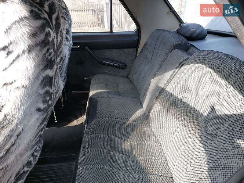 Седан ГАЗ 24-10 Волга 1986 в Новоархангельську