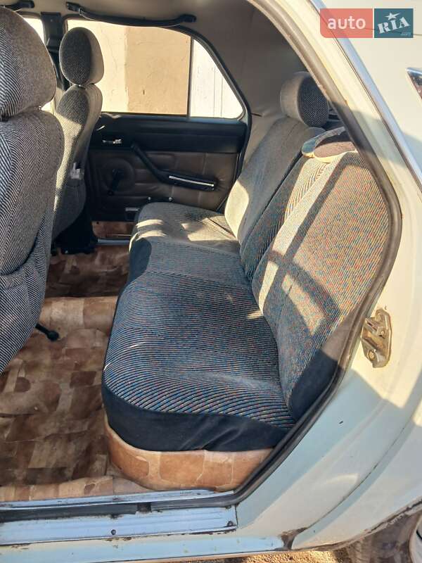 Седан ГАЗ 24-10 Волга 1992 в Воскресенском